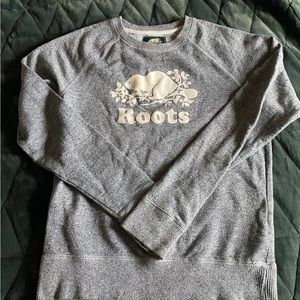 Roots salt and pepper crew neck sweater size small